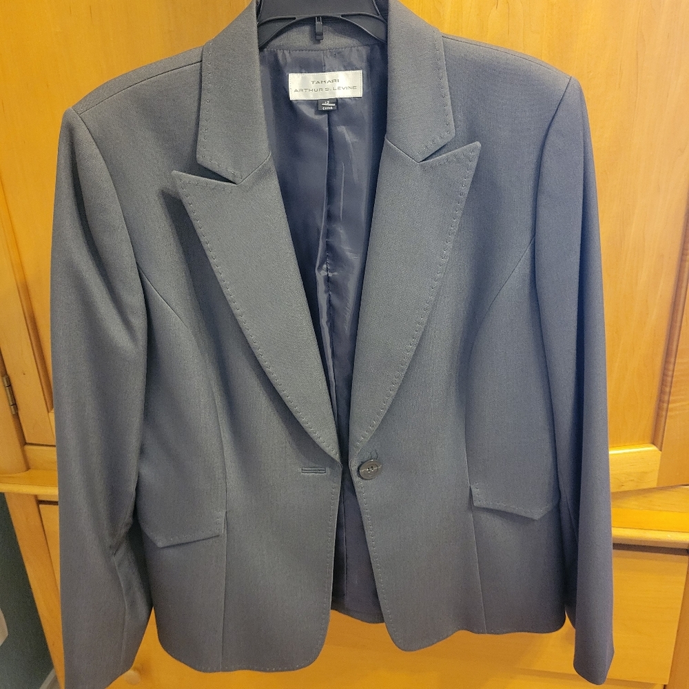 Tahari gray suit top Sz 12